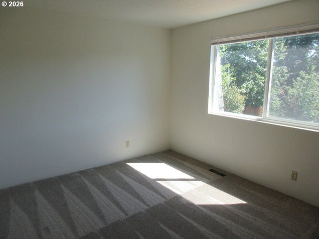 174 Nw STONEWAY Dr, Salem, OR 97304