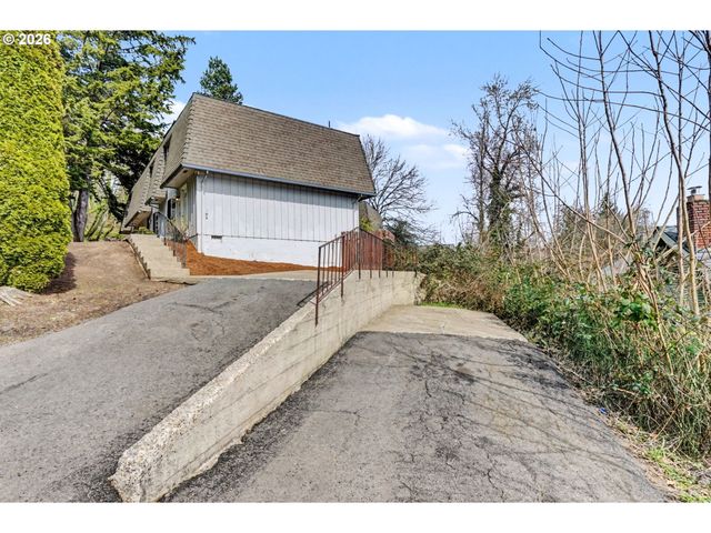 174 Nw STONEWAY Dr, Salem, OR 97304