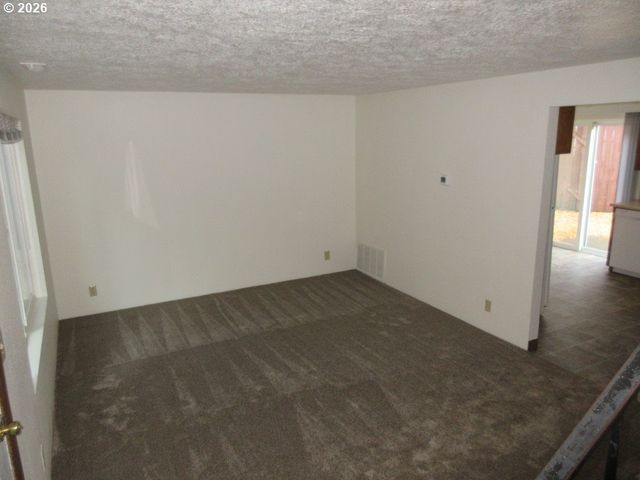 174 Nw STONEWAY Dr, Salem, OR 97304