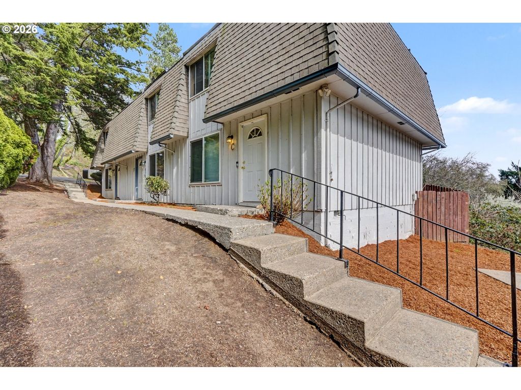 174 Nw STONEWAY Dr, Salem, OR 97304