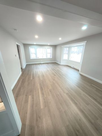 1803 Riverside Drive, Mchenry, IL 60050