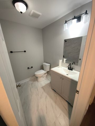 1803 Riverside Drive, Mchenry, IL 60050