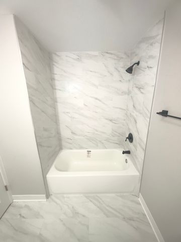 1803 Riverside Drive, Mchenry, IL 60050