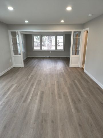 1803 Riverside Drive, Mchenry, IL 60050