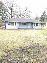 1803 Riverside Drive, Mchenry, IL 60050