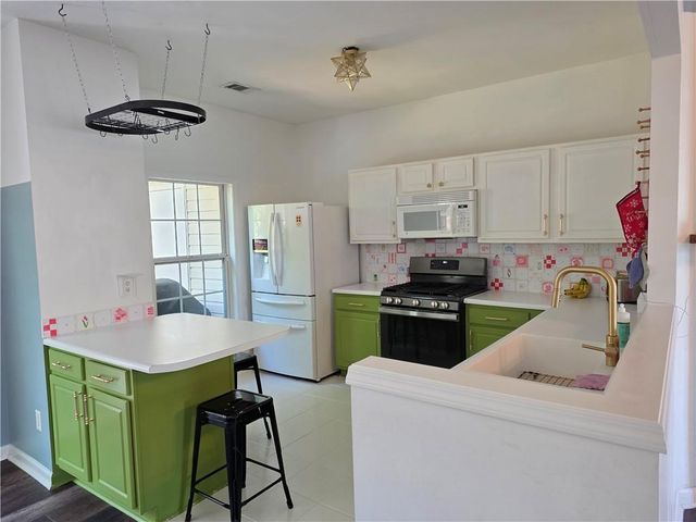 1706 Stanwood Drive NW, Kennesaw, GA 30152