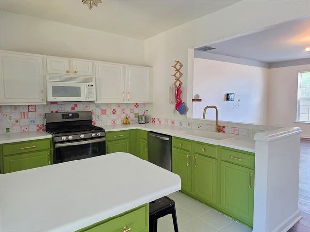 1706 Stanwood Drive NW, Kennesaw, GA 30152