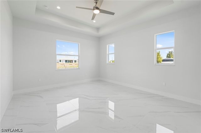 121 NE 8th TER, Cape Coral, FL 33909