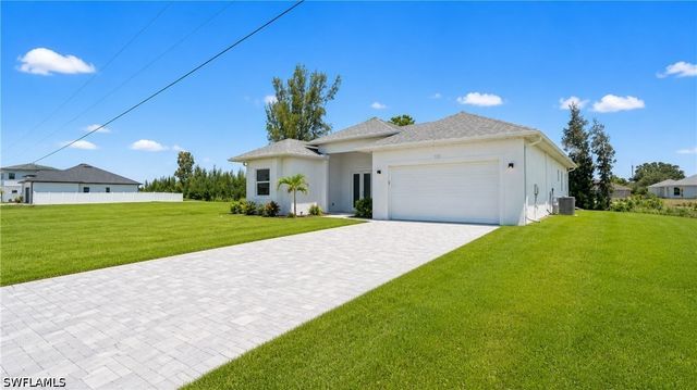 121 NE 8th TER, Cape Coral, FL 33909