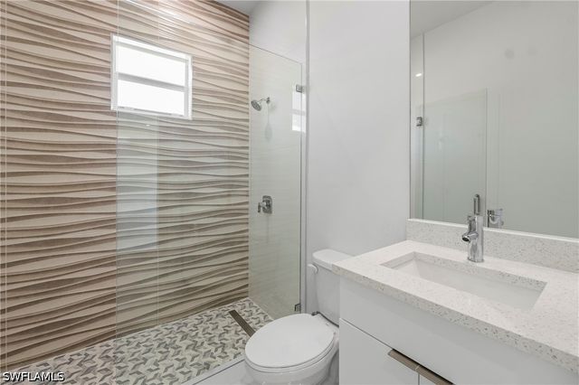 121 NE 8th TER, Cape Coral, FL 33909