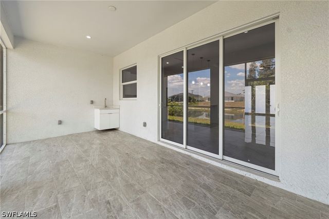 121 NE 8th TER, Cape Coral, FL 33909
