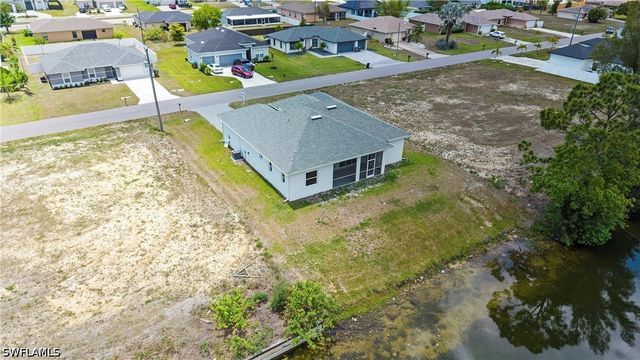 121 NE 8th TER, Cape Coral, FL 33909