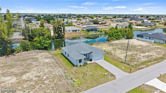 121 NE 8th TER, Cape Coral, FL 33909
