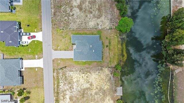 121 NE 8th TER, Cape Coral, FL 33909