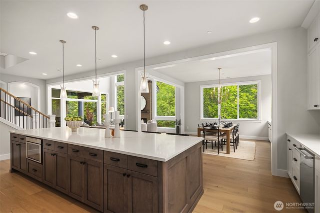 1555 158th Court SE, Bellevue, WA 98008