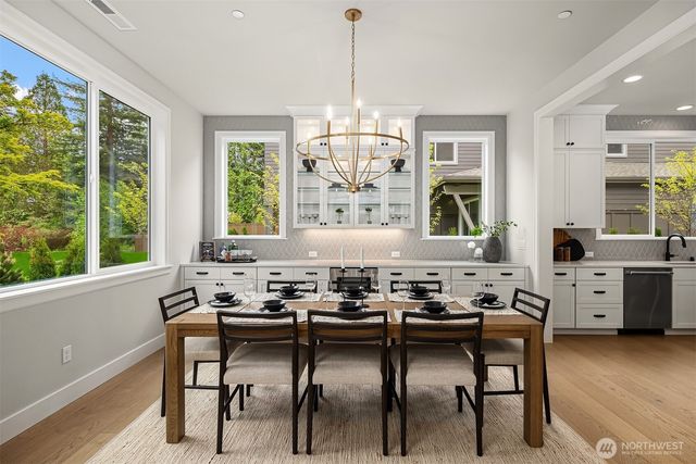 1555 158th Court SE, Bellevue, WA 98008