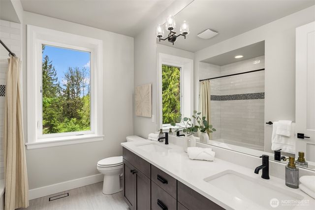 1555 158th Court SE, Bellevue, WA 98008