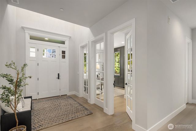 1555 158th Court SE, Bellevue, WA 98008