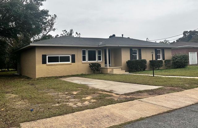 503 N New Warrington Road, Pensacola, FL 32506