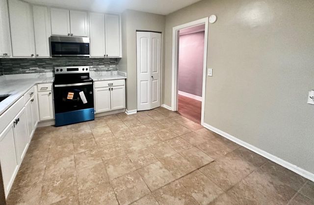 503 N New Warrington Road, Pensacola, FL 32506