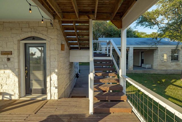 8132 Breeze WAY, Jonestown, TX 78645