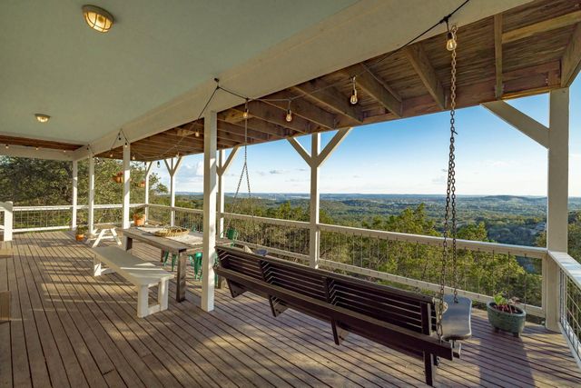 8132 Breeze WAY, Jonestown, TX 78645