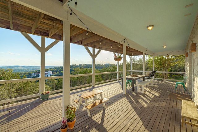 8132 Breeze WAY, Jonestown, TX 78645