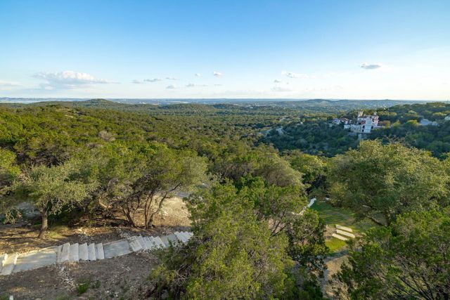 8132 Breeze WAY, Jonestown, TX 78645