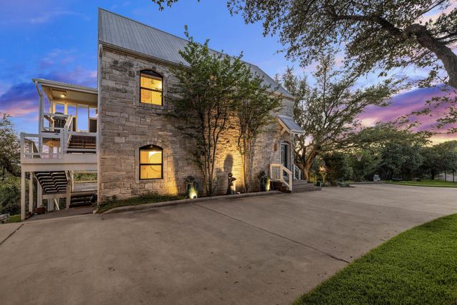 8132 Breeze WAY, Jonestown, TX 78645