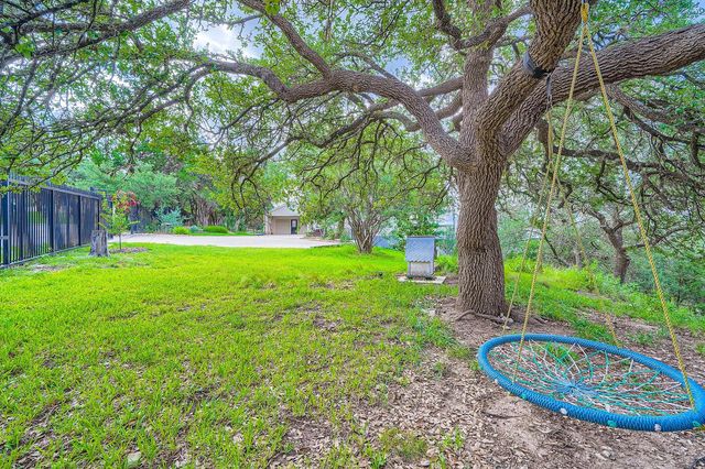 8132 Breeze WAY, Jonestown, TX 78645