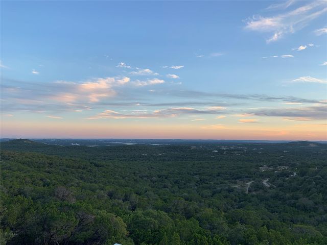 8132 Breeze WAY, Jonestown, TX 78645