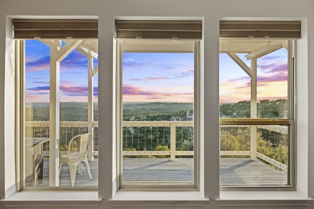 8132 Breeze WAY, Jonestown, TX 78645