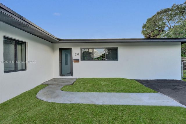 1239 SW 29th Terrace, Fort Lauderdale, FL 33312
