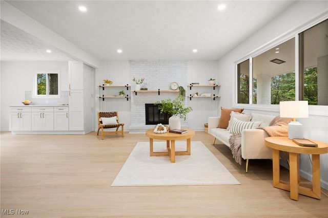 9035 Wallings Road, North Royalton, OH 44133