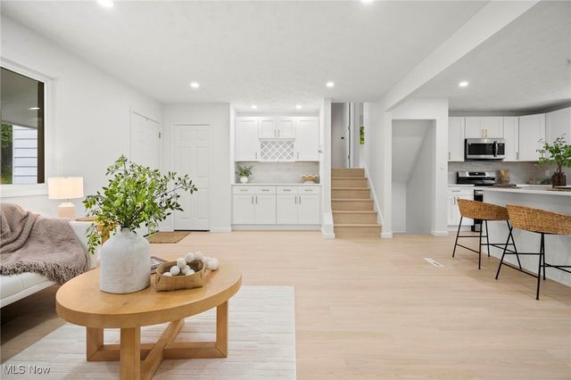 9035 Wallings Road, North Royalton, OH 44133