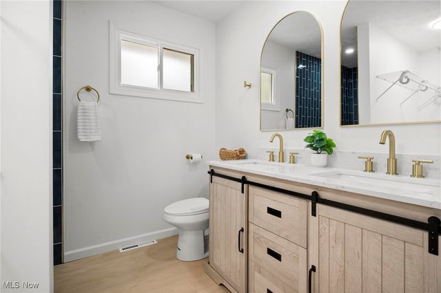 9035 Wallings Road, North Royalton, OH 44133