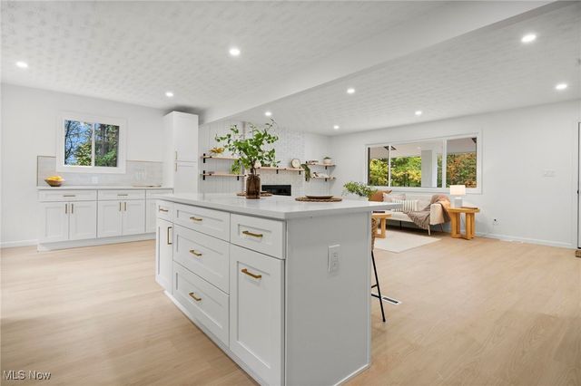 9035 Wallings Road, North Royalton, OH 44133