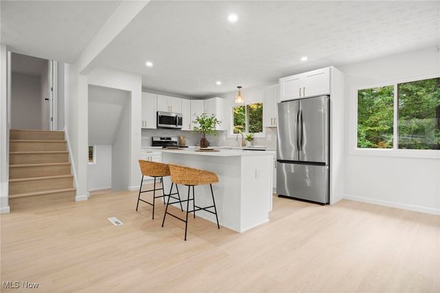 9035 Wallings Road, North Royalton, OH 44133