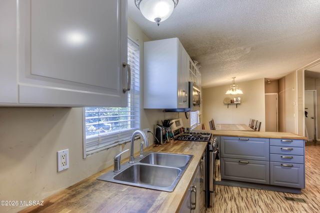 2722 W Diamond Street, Tucson, AZ 85705