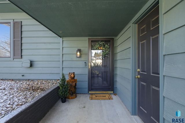 1509 E 54th St Street, Sioux Falls, SD 57103