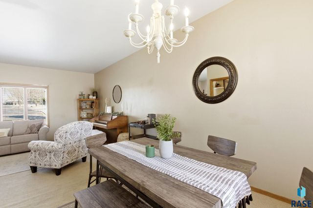 1509 E 54th St Street, Sioux Falls, SD 57103