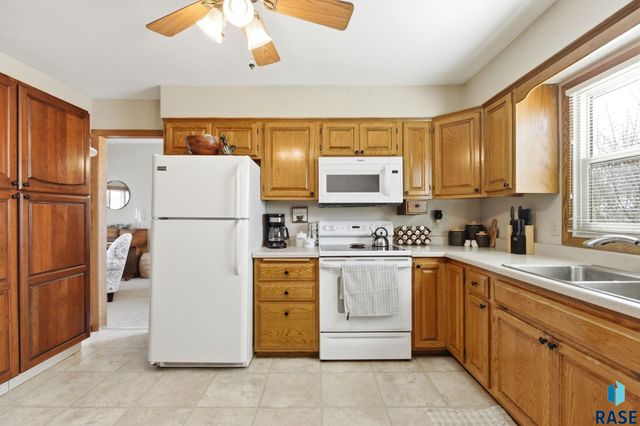 1509 E 54th St Street, Sioux Falls, SD 57103