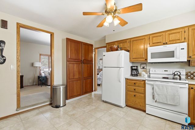 1509 E 54th St Street, Sioux Falls, SD 57103