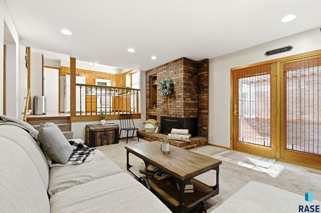 1509 E 54th St Street, Sioux Falls, SD 57103