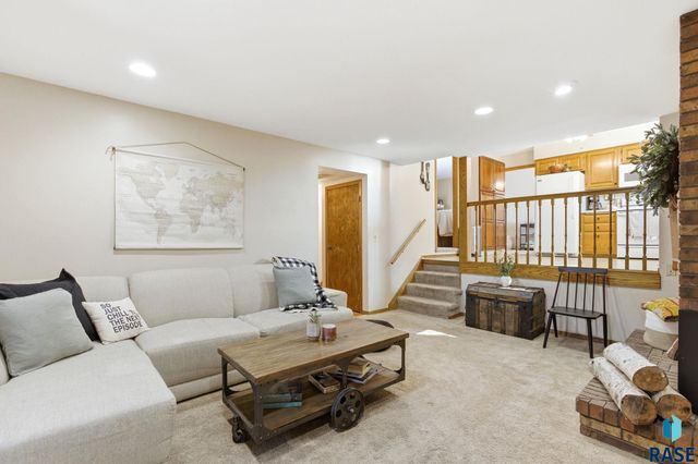 1509 E 54th St Street, Sioux Falls, SD 57103