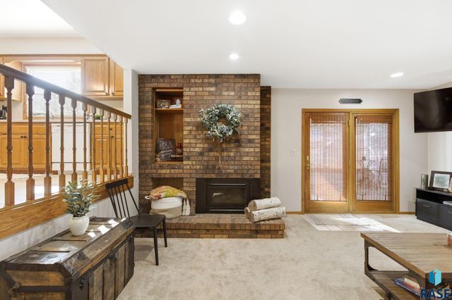 1509 E 54th St Street, Sioux Falls, SD 57103