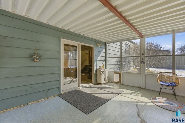 1509 E 54th St Street, Sioux Falls, SD 57103