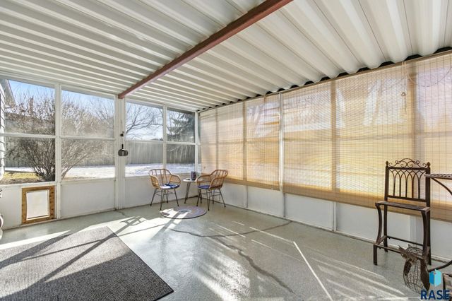 1509 E 54th St Street, Sioux Falls, SD 57103