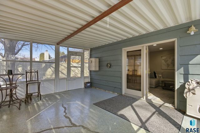 1509 E 54th St Street, Sioux Falls, SD 57103