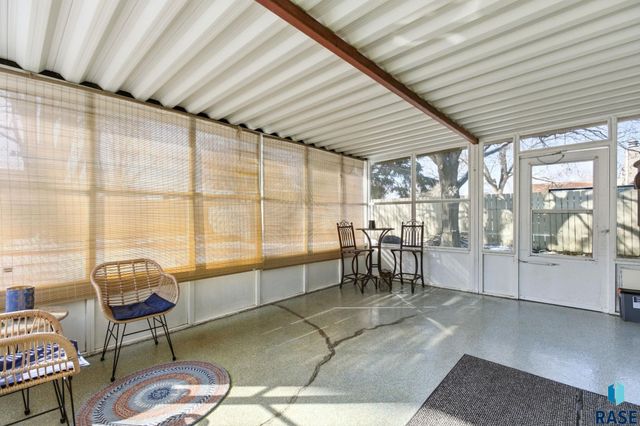 1509 E 54th St Street, Sioux Falls, SD 57103